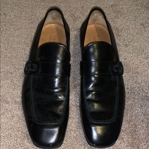Black leather Gucci dress shoes for men